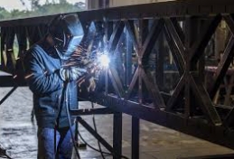 Exploring the distinctions between the processes of steel fabrication and welding