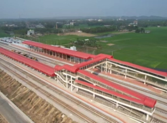 Railway Station Footbridge(图3)